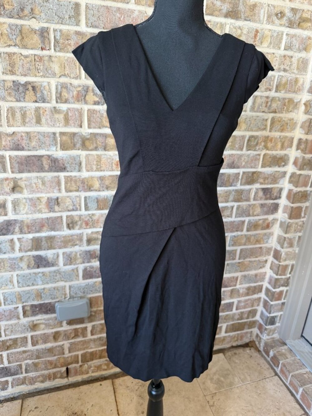 Yoana Baraschi made in NYC little black sheath dress size 2 cap sleeve pencil